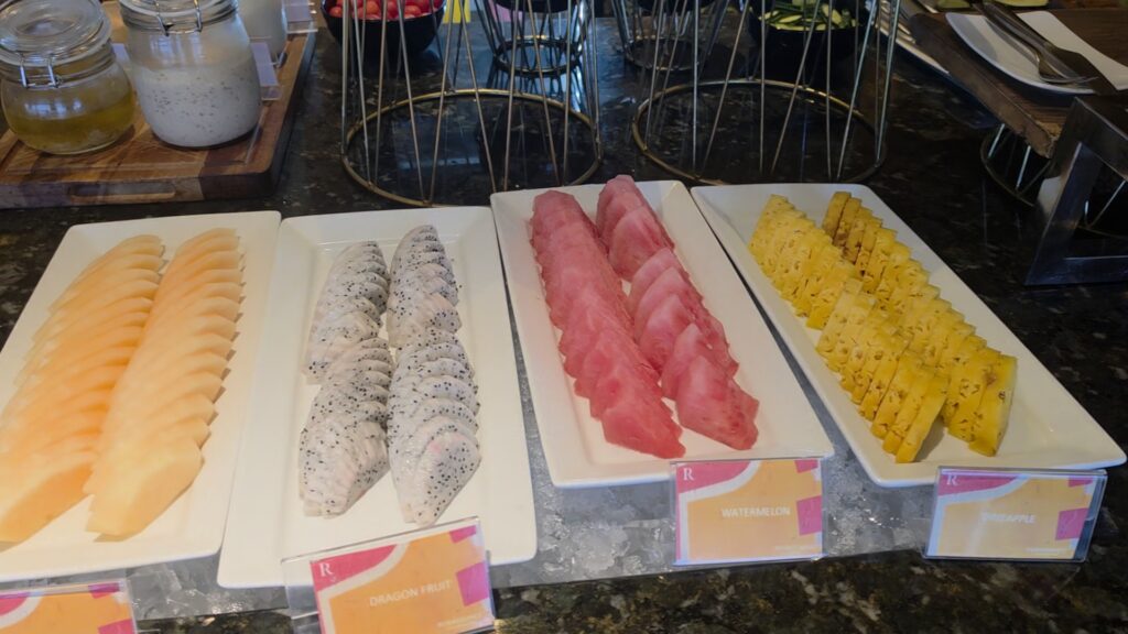 Renaissance JB Hotel Executive Lounge: 5 Things We Absolutely Love About 4 fruits selection at renaissance jb hotel executive lounge