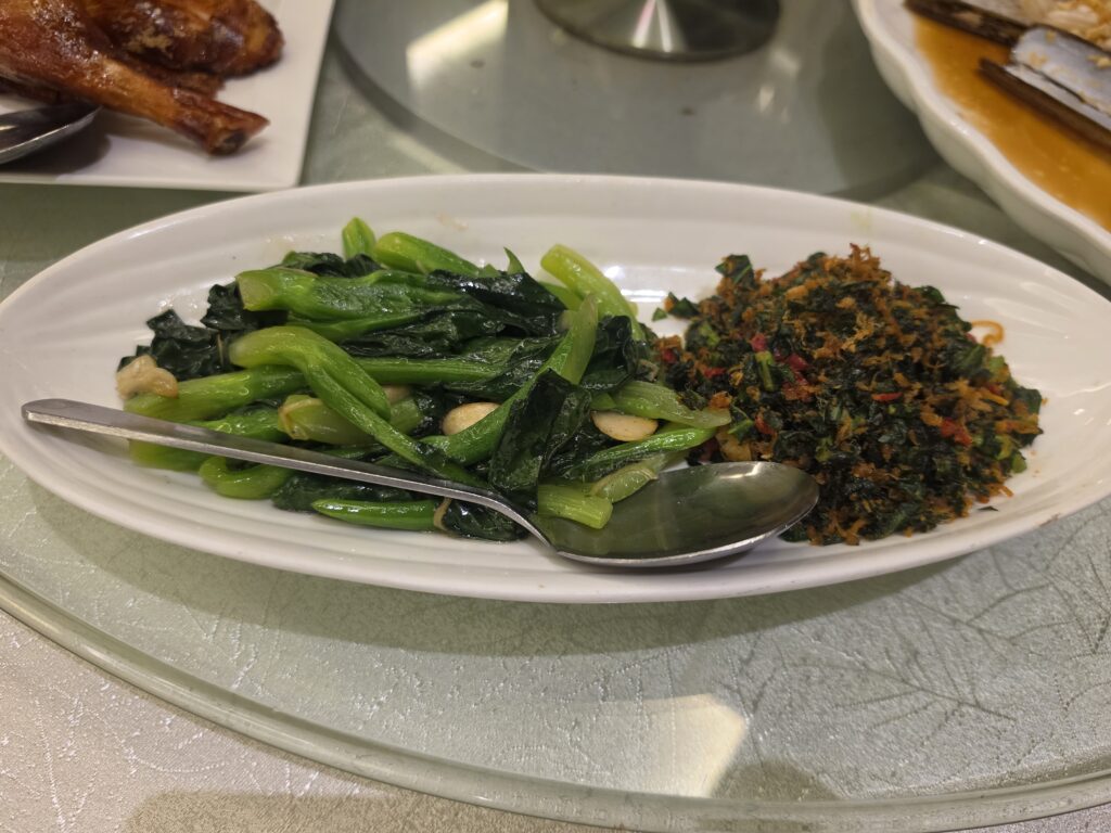 5 Incredible Dishes You Must Try at Restoran Pekin Johor Jaya S/B 4 restoran pekin specialty-combination kailan