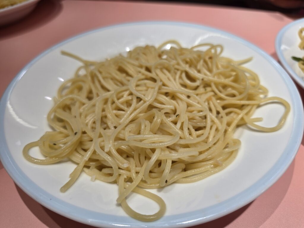 5 Irresistible Reasons Why Saizeriya Is Singapore's Most Unbeatable Budget Italian Feast 1 Saizeriya Plain Aglio Olio