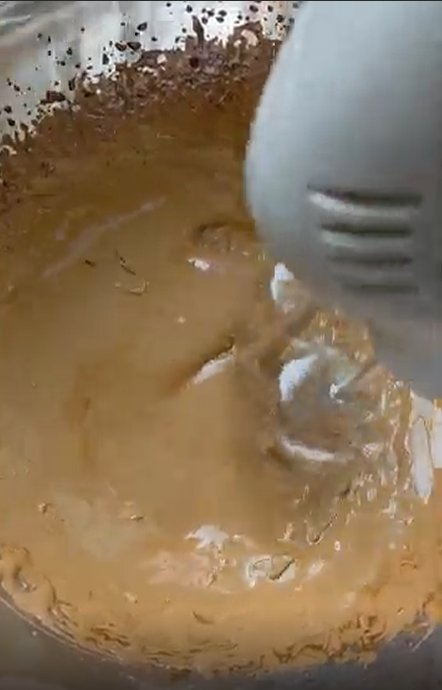 texture turns pale thick, glossy and fluffy