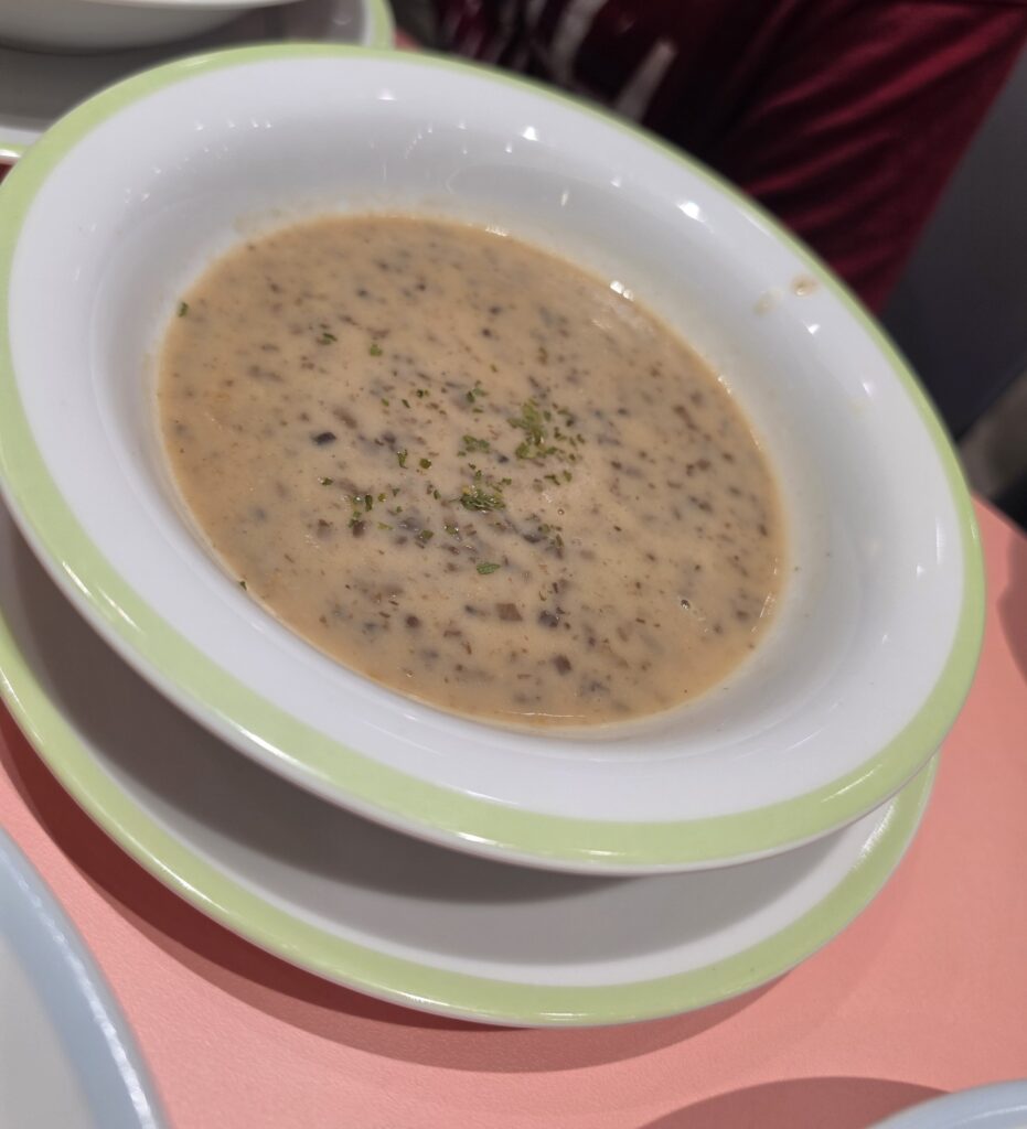 5 Irresistible Reasons Why Saizeriya Is Singapore's Most Unbeatable Budget Italian Feast 2 Saizeriya mushroom soup