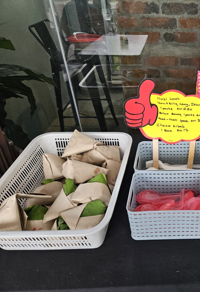 Roti Bakar Hutton Lane Penang: The Crispy Penang Breakfast Worth Trying 5 Hutton Lane nasi lemak
