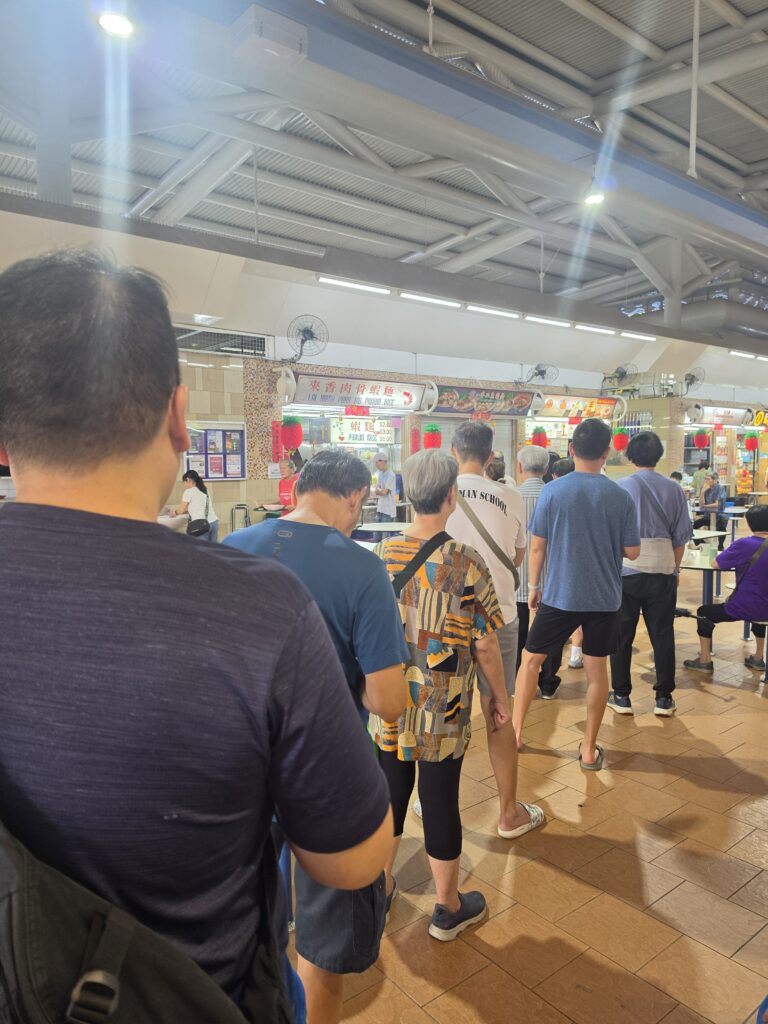 Affordable Old-School Prawn Mee at Lai Hiang Pork Rib Prawn Mee 1 Long queue Lai Hiang Pork Rib Prawn Mee