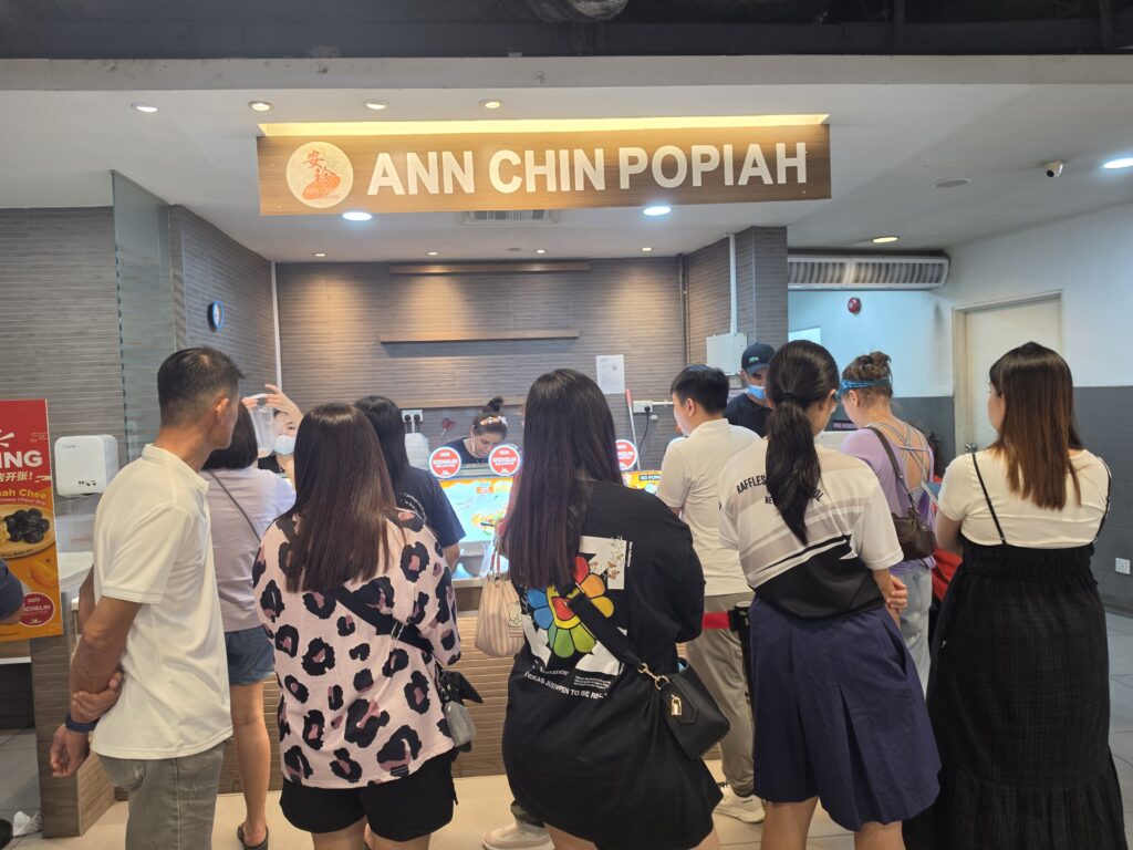 Crispy and Delicious: Why Ann Chin Popiah Remains a Must-Try Local Favourite 1 Queue at Ann Chin Popiah