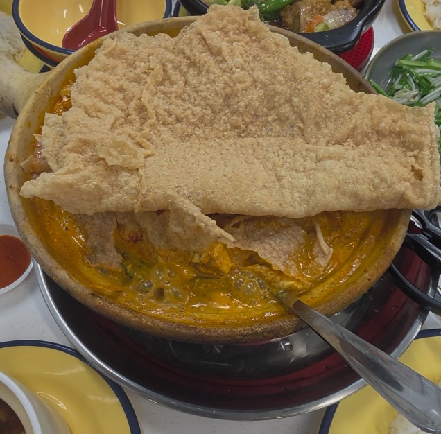 Claypot curry fish head