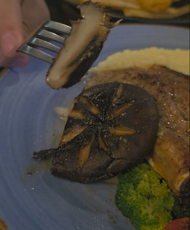 BistrOne36: From Juicy Pork Steak to an Irresistible Lava Cake 6 Juicy Portobello Mushroom