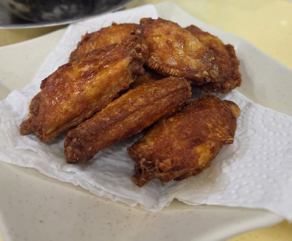 Hong Chang Eating House: Why Everyone Queues for Their Famous Frog Claypot Porridge 8 Fried Chicken Wings