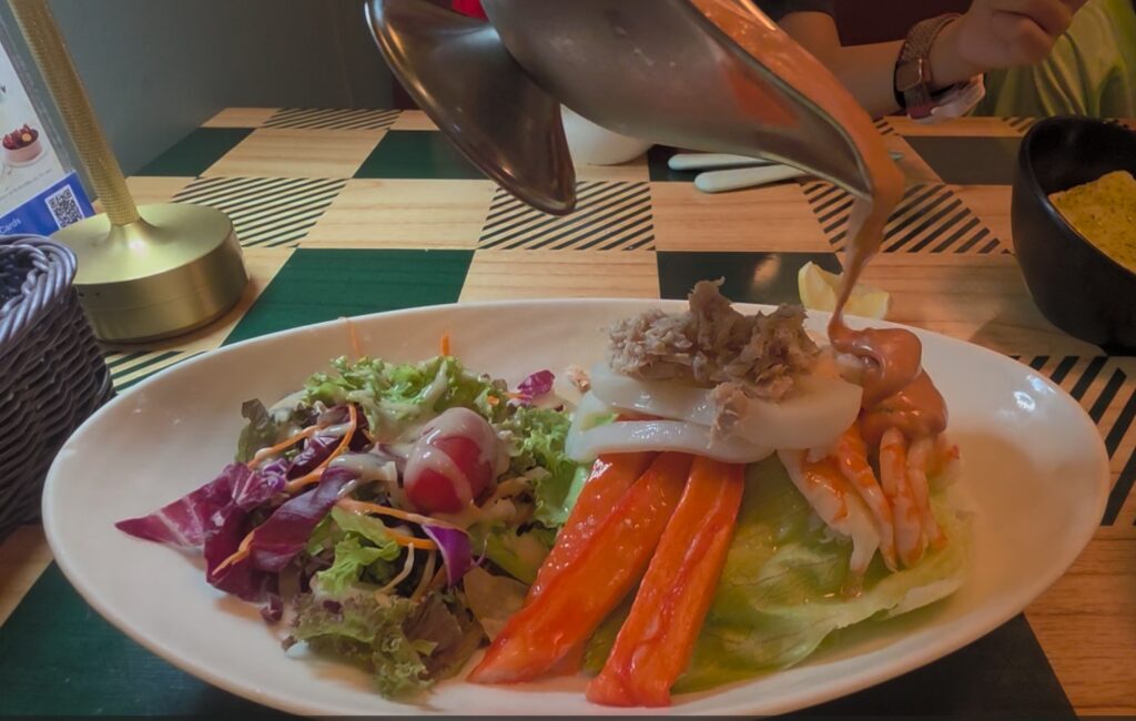 Jack's Place: A Nostalgic Feast That Still Delights Every Visit 9 Salad