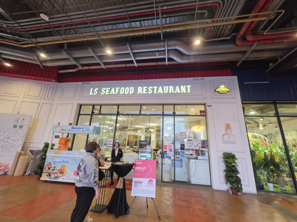 LS seafood restaurant