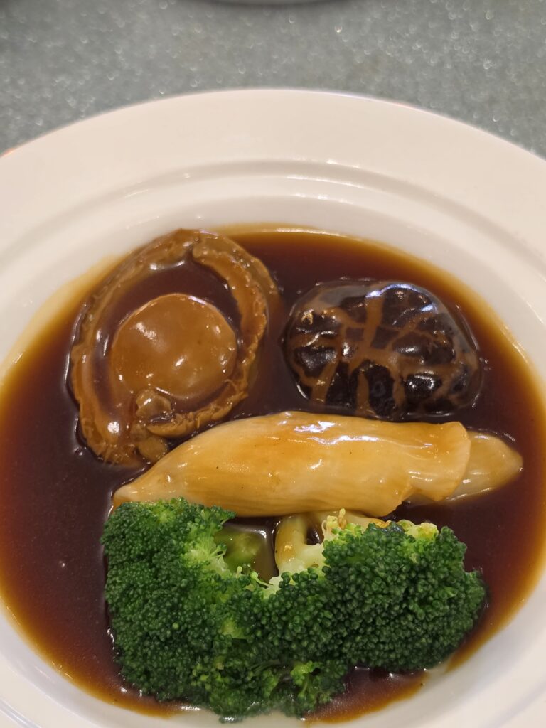 Braised Abalone with Fish Maw