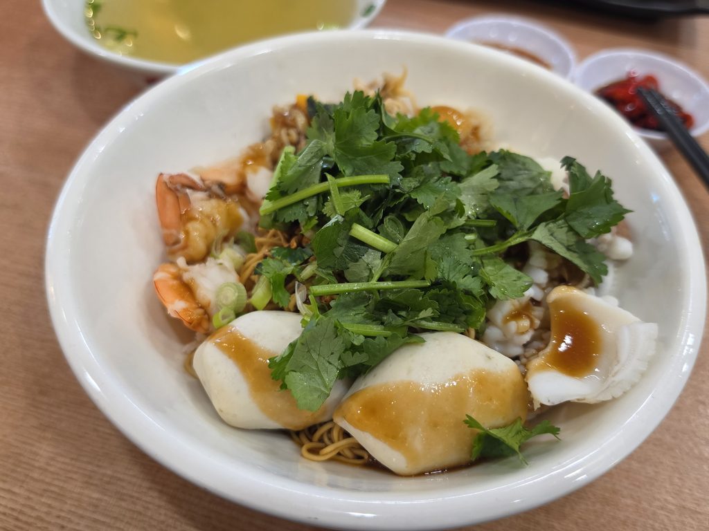 Award-Winning Delicious Taste of Malaysia Hai Kah Lang Seafood Noodles Now in Singapore 6 signature sauce mix seafood dry noodle