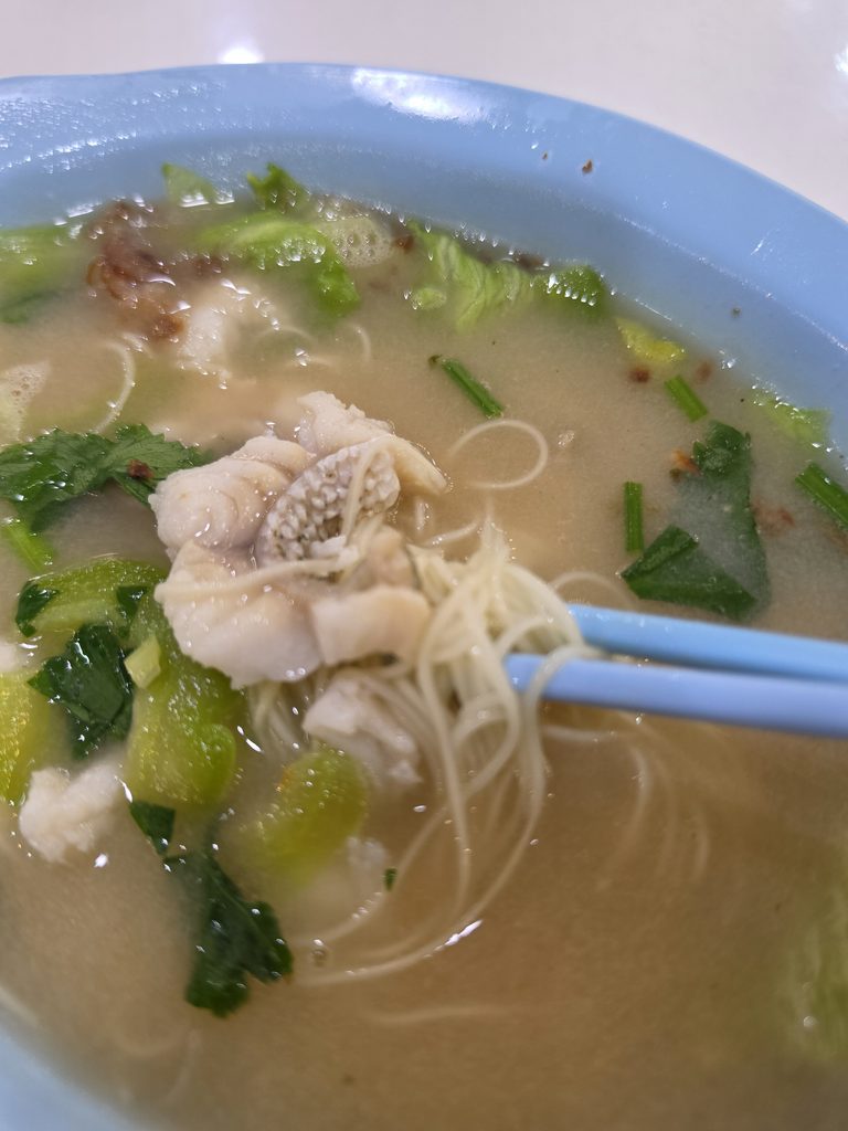 Boon Keng Road Fish Head Bee Hoon: A Delightful Michelin-Featured Fish Soup in Bedok North 3 Grouper Slice Fish with Mee Sua Closeup